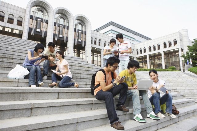 对现在的大学生活满意吗?